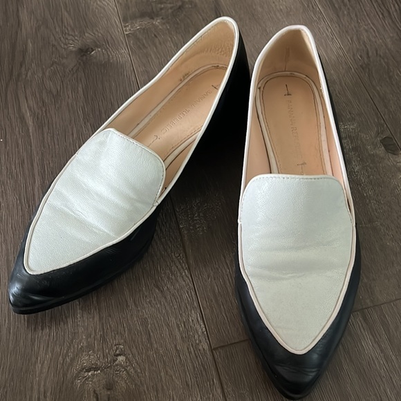 Banana republic loafers 7.5 - Picture 3 of 3
